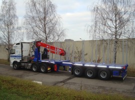 Dreiachs-Teleskopsattelauflieger mit Kran auf Schwanenhals Volvo 6x4 + Krane DIEBOLT D28-91