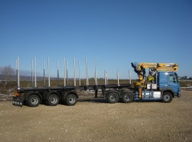 Aufbau fur Dreiachs-Teleskopsattelauflieger mit hydraulischer Zwangslenkung Volvo 6x4 + Krane Tajfun-Liv 300K99