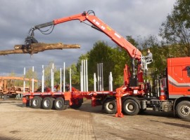 Dreiachs-Teleskopsattelauflieger mit Kran auf Schwanenhals DAF 6x4 + Krane DIEBOLT D35.93