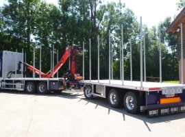 Aufbau mit Dreiaachs-Pritscheanhänger Scania 6x4 + Krane Epsilon Q170Z96 + R31700