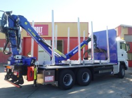 Aufbau mit Dreiaachs-Pritscheanhänger Man 6x4 + Krane Tajfun-Liv L190Z96 + R31700