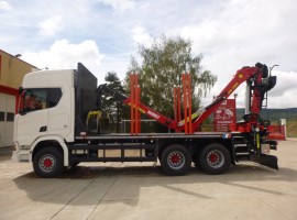 Forestry equipment with 3 axles platform trailer Scania 6x4 + crane Tajfun-Liv L190Z96 + R31700