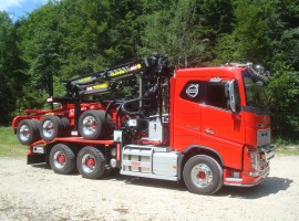 Aufbau fur Dreiachs-Langholznachläufer Volvo 6x4 + Krane Tajfun-Liv 320K99 + AR5670