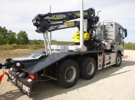 Equipement forestier pour arrière-train forestier 3 essieux à timon Man 6x4 + grue Tajfun-Liv 320K81 + AR5650