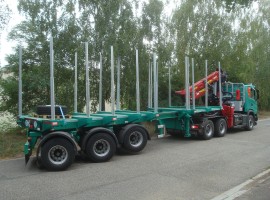 Aufbau mit Dreiachs-Teleskopsattelauflieger mit hydraulischer Zwangslenkung Scania 6x4 + Krane Tajfun-Liv 320K99 + Dreiachs-Teleskopsattelauflieger