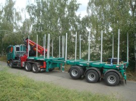 Aufbau mit Dreiachs-Teleskopsattelauflieger mit hydraulischer Zwangslenkung Scania 6x4 + Krane Tajfun-Liv 320K99 + Dreiachs-Teleskopsattelauflieger