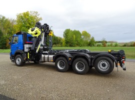 Aufbau mit Lasthaken für absetzbaren Kipper mit Krane-- Volvo 8x4 + Krane Tajfun-Liv L190Z96 + Lasthaken für absetzbaren Kipper CPS