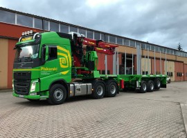 3 axles extendable semi-trailer with crane on goose-neck -- Volvo 6x4 + crane Tajfun-Liv 320K99 + 3 axles extendable semi-trailer