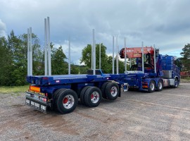 Hydraulic equipment with crane on Steered 3 axles extendable semi-trailer Volvo 6x4 + crane DIEBOLT D40.91 + Steered 3 axles extendable semi-trailer