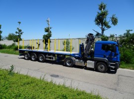 Dreiachs-Sattelauflieger mit hydraulischer Zwangslenkung MAN 6x4 + Krane Tajfun-Liv Q180Z95 Triple Z + Dreiachs-Sattelauflieger mit hydraulischer Zwangslenkung Gewicht: 12.2 T