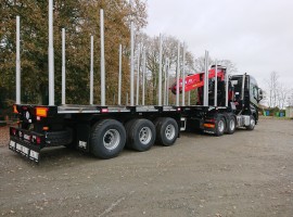 Hydraulik aufbau und Dreiachs-Teleskopsattelauflieger mit Kran auf Schwanenhals Volvo 6x4 + Krane DIEBOLT D28-91 + Dreiachs-Teleskopsattelauflieger