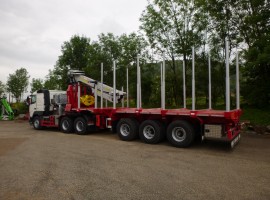 Hydraulik aufbau und Dreiachs-Teleskopsattelauflieger mit Kran auf Schwanenhals Volvo 6x4 + Krane Tajfun-Liv 300K87 + Dreiachs-Teleskopsattelauflieger