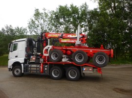 Aufbau fur Dreiachs-Langholznachläufer Mercedes 6x4 + Krane Tajfun-Liv 320K81 + AR5670
