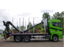Equipement forestier avec remorque 3 essieux plateau Scania 6x4 + grue Tajfun-Liv L190Z96 + R31700