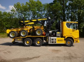 Scania 6x4 + crane Tajfun-Liv 320K87 + AR5670  Aufbau fur Dreiachs-Langholznachläufer Scania 6x4 + Krane Tajfun-Liv 320K87 + AR5670