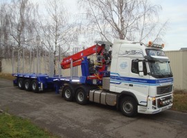 3 axles extendable semi-trailer with crane on goose-neck Volvo 6x4 + crane DIEBOLT D28-91