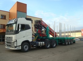 3 axles extendable semi-trailer with crane on goose-neck Volvo 6x4 + crane DIEBOLT D40-93