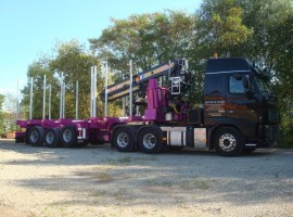 3 axles extendable semi-trailer with crane on goose-neck Volvo 6x4 + crane DIEBOLT D28-87