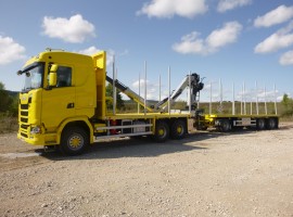 Forestry equipment with 3 axles platform trailer Scania 6x4 + crane Tajfun-Liv L190Z96 + R31700