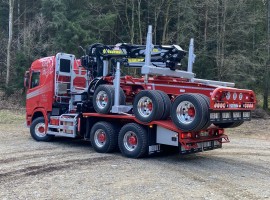 Equipement forestier pour arriere train 3 essieux directionnel Scania 6x4 + grue Tajfun-Liv 320K81