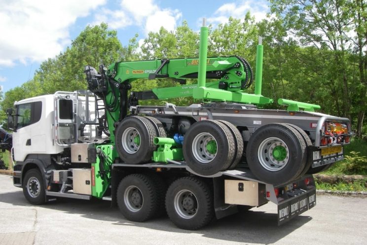 Steered 3 axles forestry dolly