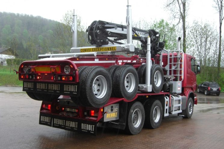 Steered 3 axles forestry dolly