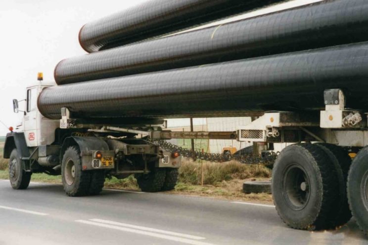 Arrière-train en col de cygne, 2 ou 3 essieux pour le transport de tubes pipelines de différents diamètres et longueurs &#8211; hors UE