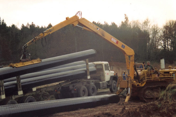 Nachläufer mit Schwanenhals, Zwei- oder Dreiachsen, für den Transport von Pipelineröhren von verschiedenen Durchmessern und Längen &#8211; außer EU