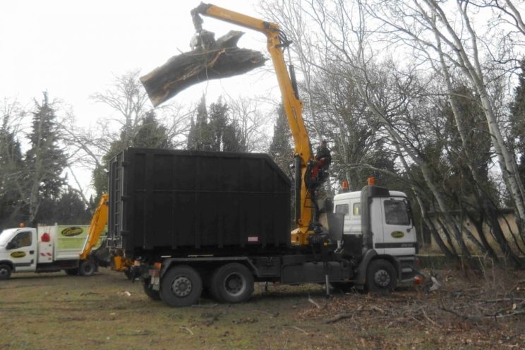 Sur camion toute marque montage multibras type Ampliroll ou benne