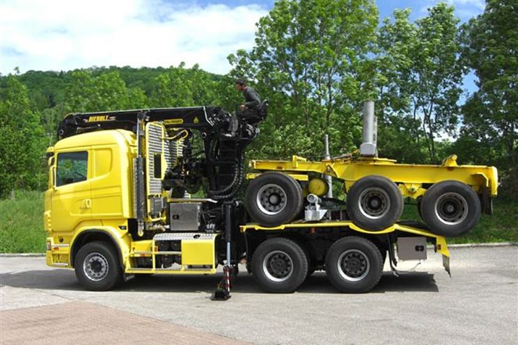 Équipement forestier pour bois long