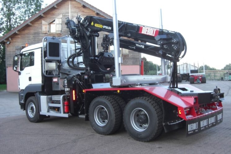 Équipement forestier pour bois long