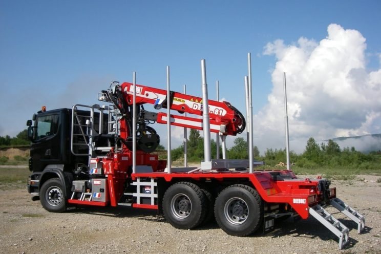 Équipement forestier pour bois long