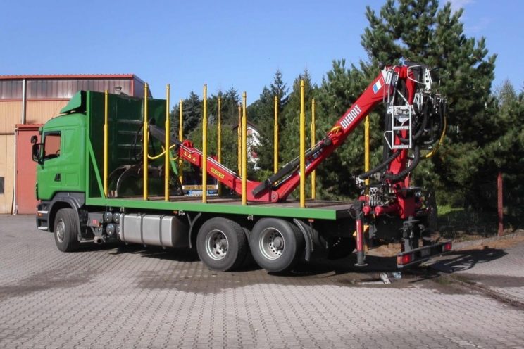 16 Tm foldable crane for short woods