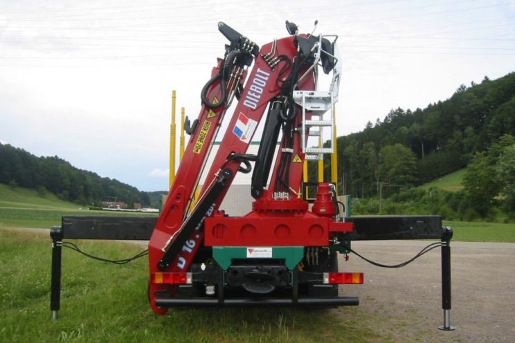 16 Tm foldable crane for short woods