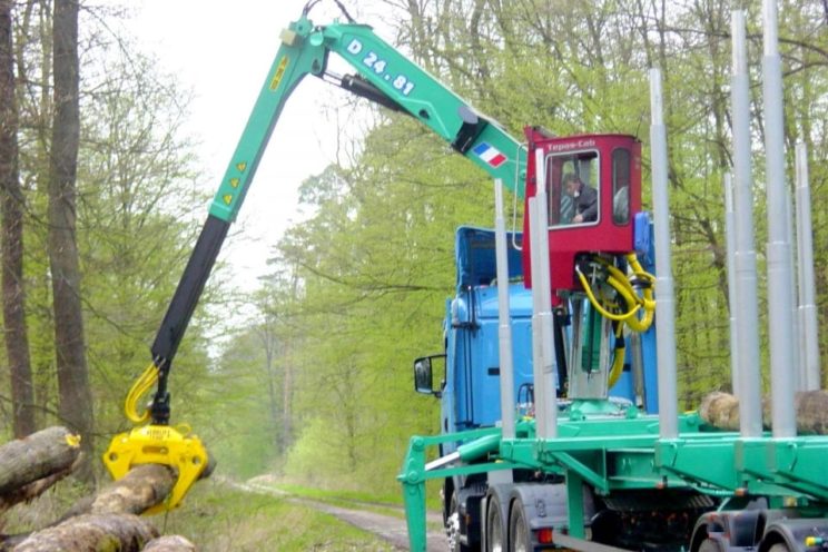 24 Tm crane for timbers