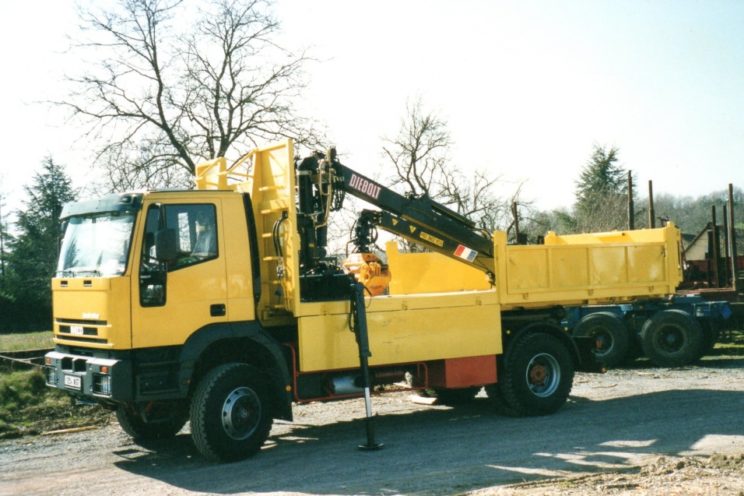 Grue de manutention, charpentier et recyclage