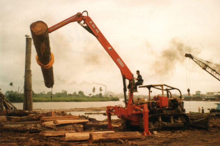 Grue sur engin à chenilles type Bulldozer (Caterpillar&#8230;)