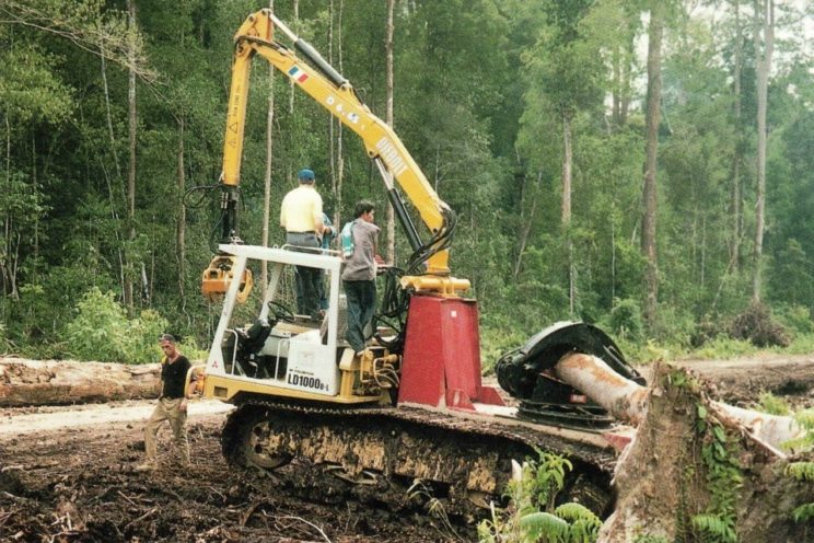 Kran auf Kettenfahrzeug Typ Bulldozer (Caterpillar&#8230;)