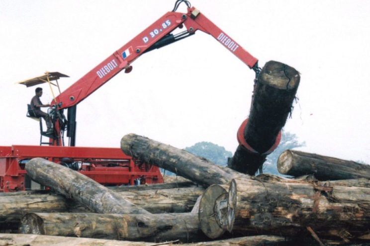 Crane on conveyor or barge