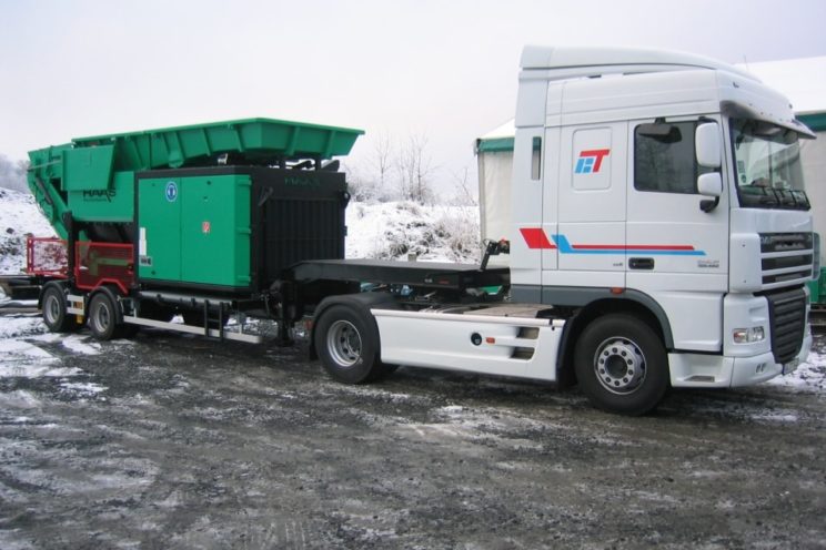 2 axles trailer for wood grinder