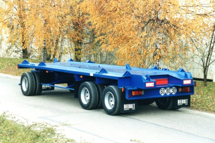 2 or 3 axles trailer for container or skip