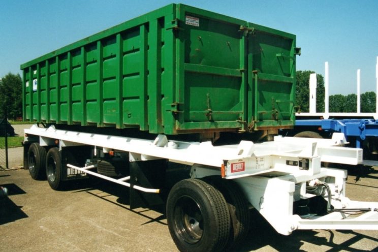 2 or 3 axles trailer for container or skip