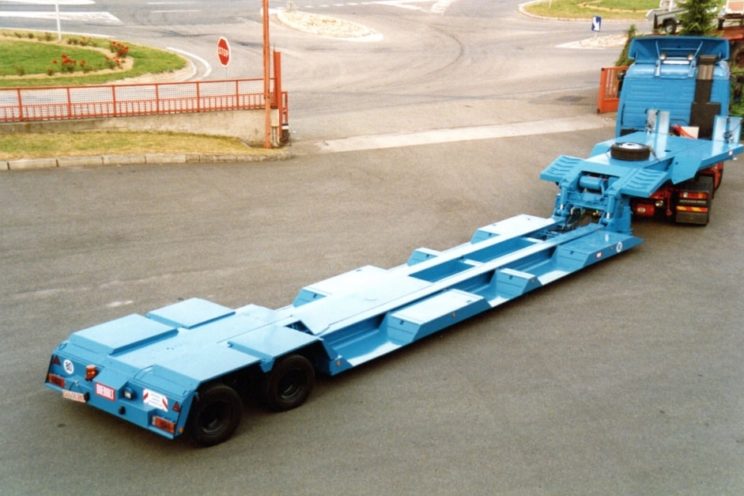 1, 2,3 axles &#8211; or more &#8211; low-bed semi-trailer, with or without hydraulic steering