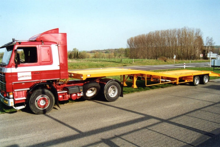 Tieflade-Sattelauflieger für Maschinentransport, Ein-, Zwei-, Dreiachsen oder mehr, mit oder ohne hydraulischer Zwangslenkung