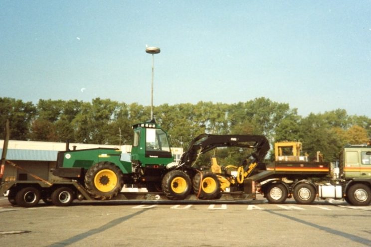 Tieflade-Sattelauflieger für Maschinentransport, Ein-, Zwei-, Dreiachsen oder mehr, mit oder ohne hydraulischer Zwangslenkung