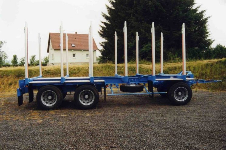 3 axles trailer with bunks