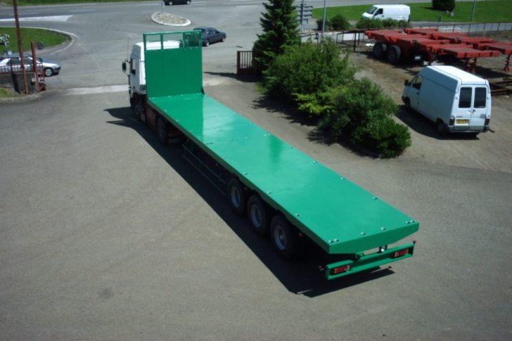 3 axles semi-trailer fixed frame with or without crane