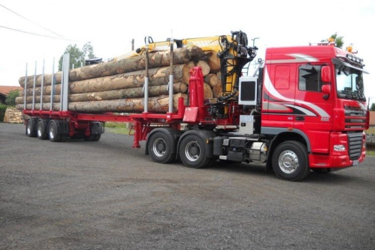 Steered 3 axles extendable semi-trailer with or without crane on goose-neck