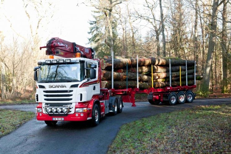 Steered 3 axles extendable semi-trailer with or without crane on goose-neck