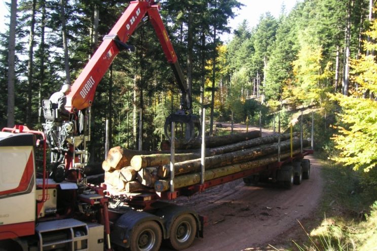 Semi-remorque extensible directionnelle 3 essieux avec ou sans grue sur col de cygne